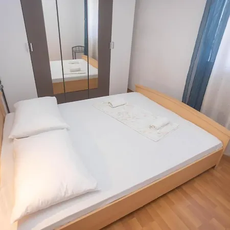 Blizu Plaze U Vodicama * Vodice