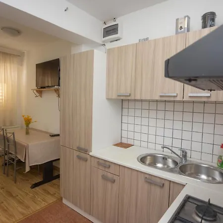 Blizu Plaze U Vodicama Apartment Vodice